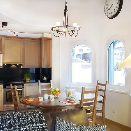 Residenz Ambassador B33 아파트